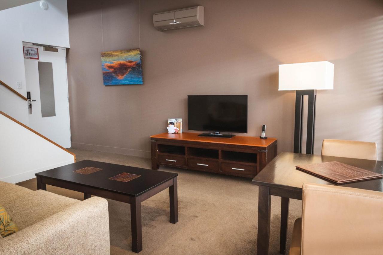 The Henry Jones Art Hotel Hobart Luaran gambar A living room in a typical apartment at the Village at Grand Traverse Commons