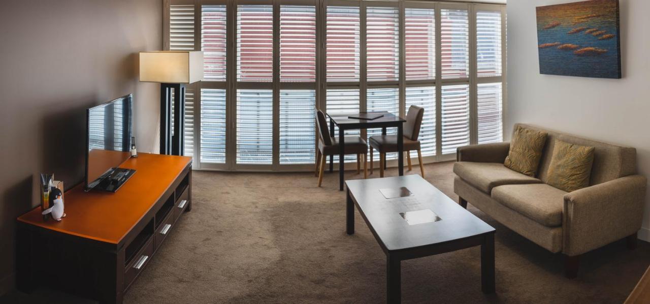 The Henry Jones Art Hotel Hobart Luaran gambar A typical apartment at the complex