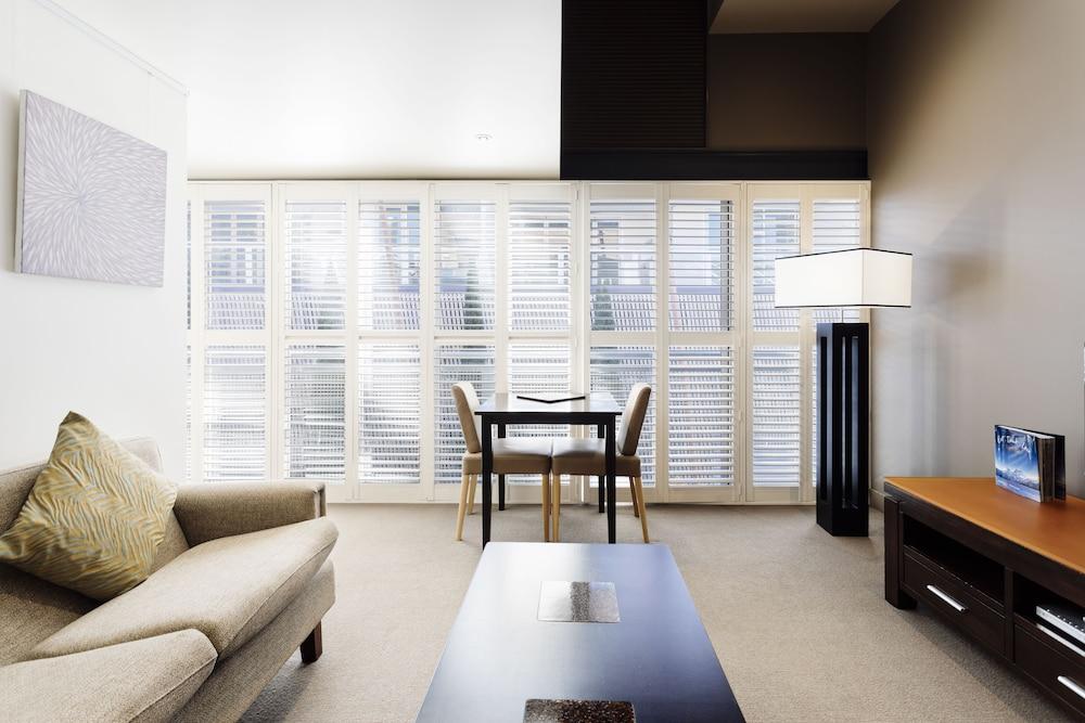 The Henry Jones Art Hotel Hobart Luaran gambar Interior shutters