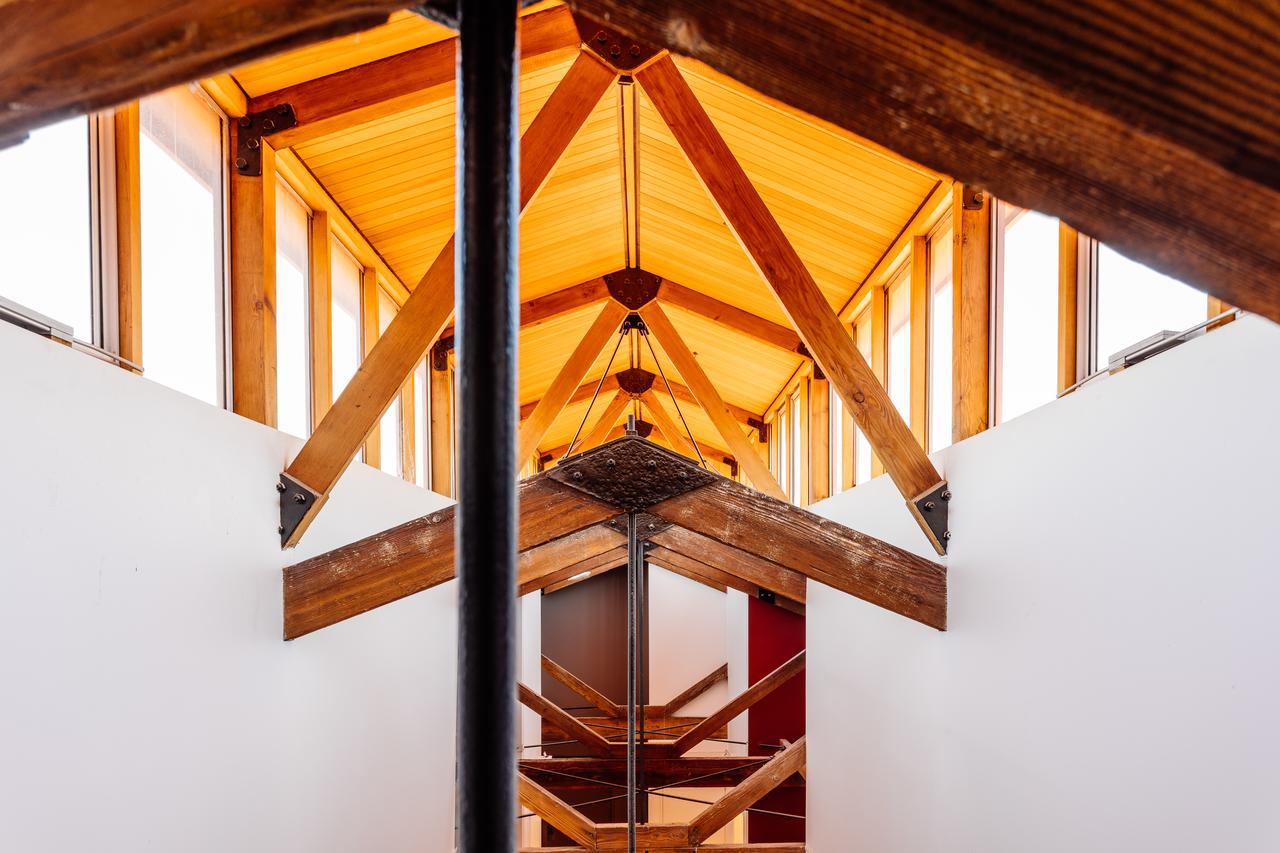 The Henry Jones Art Hotel Hobart Luaran gambar The interior of the staircase
